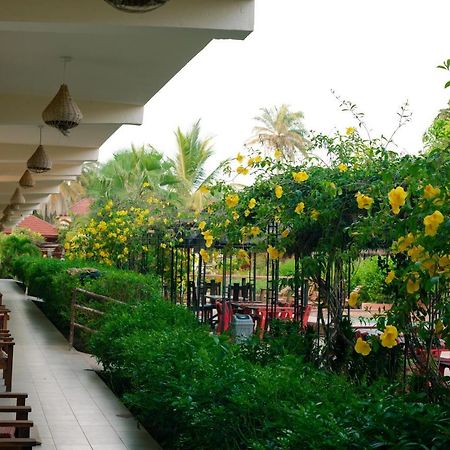 Bamboo Garden Hotel Serekunda Kültér fotó