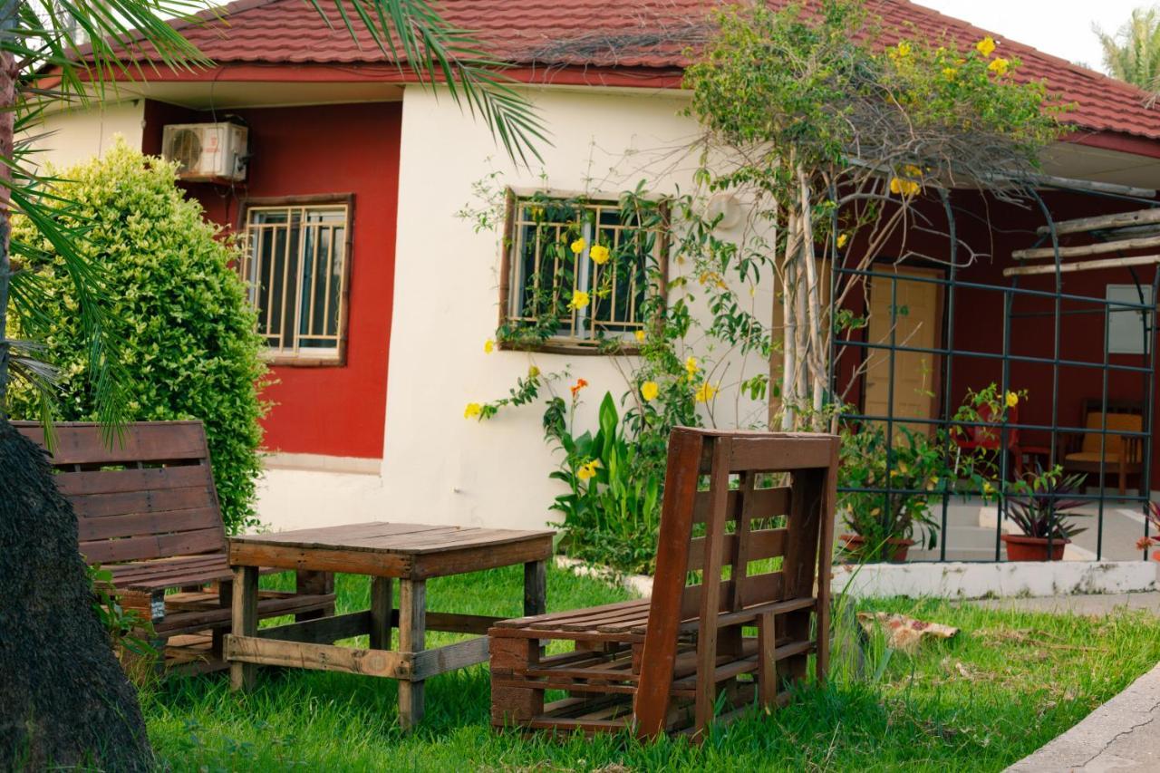 Bamboo Garden Hotel Serekunda Kültér fotó