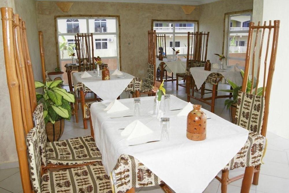 Bamboo Garden Hotel Serekunda Kültér fotó