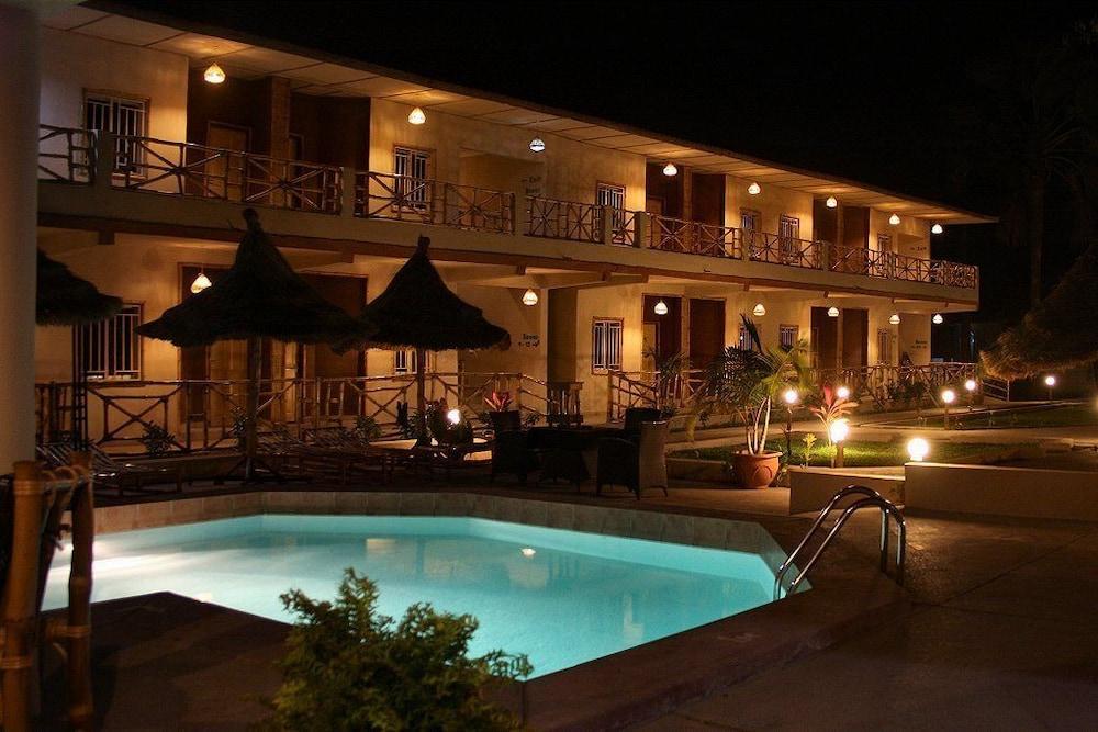 Bamboo Garden Hotel Serekunda Kültér fotó